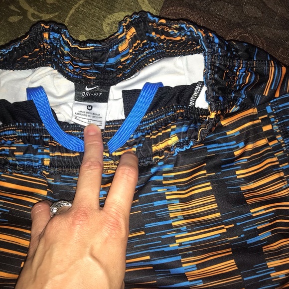 BOYS NIKE DRI-FIT BERMUDAS - Picture 7 of 8